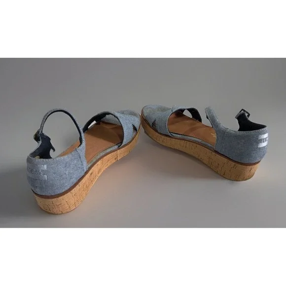 Toms Harper Wedge Sandals Women's Size 7.5 Denim And  strappy buckle denim shoes - Picture 5 of 5